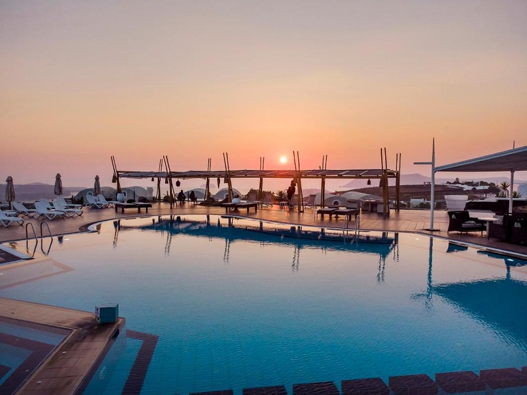 Orizontes Hotel Santorini Pýrgos エクステリア 写真