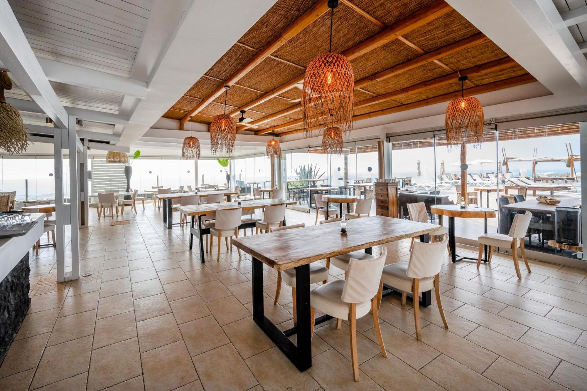 Orizontes Hotel Santorini Pýrgos エクステリア 写真