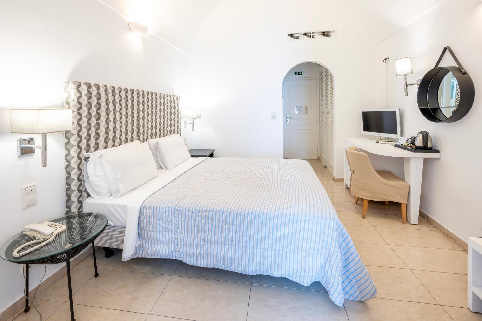 Orizontes Hotel Santorini Pýrgos エクステリア 写真