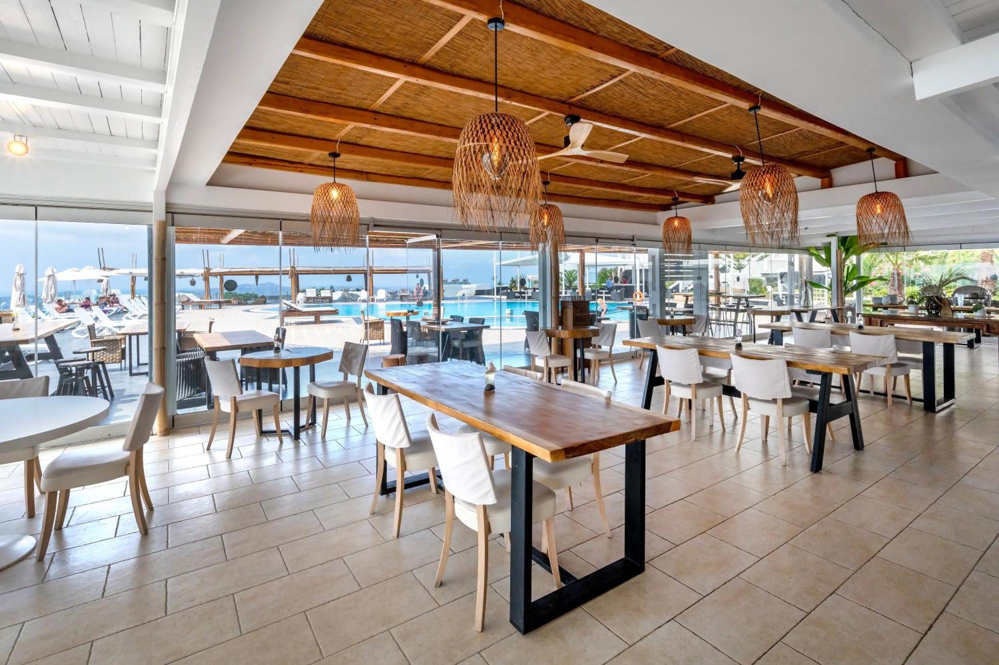 Orizontes Hotel Santorini Pýrgos エクステリア 写真